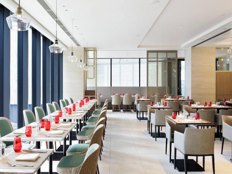 Courtyard By Marriott Osaka Honmachi image