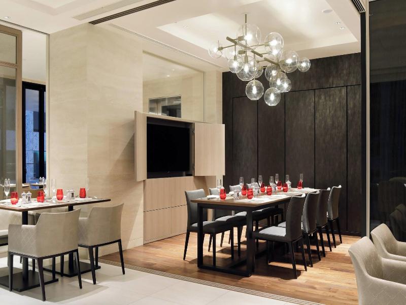 Courtyard By Marriott Osaka Honmachi image