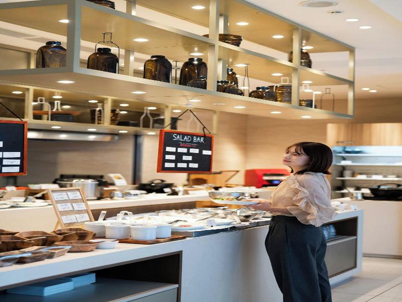 Courtyard By Marriott Osaka Honmachi image
