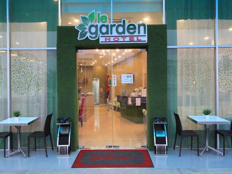Le Garden Hotel image