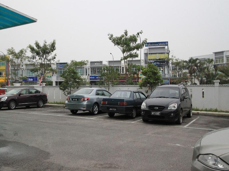 Le Garden Hotel image