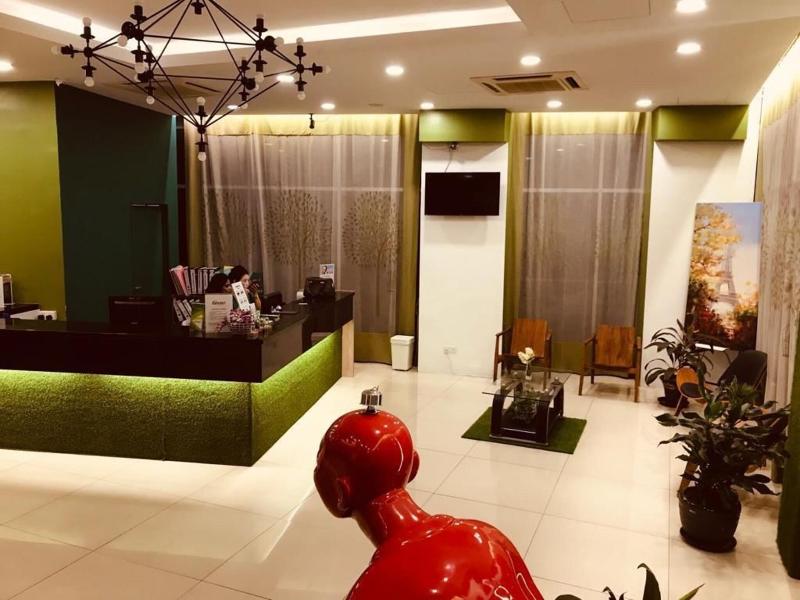Le Garden Hotel image