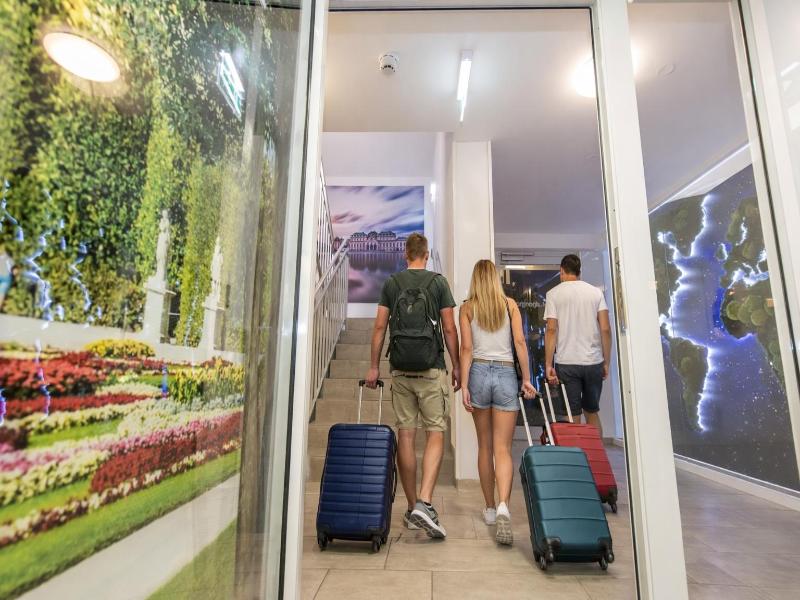 Smart Apart Living-Wien Hauptbahnhof-self check-in image
