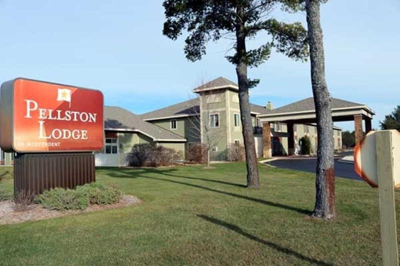 Pellston Lodge Magnuson Hotel image