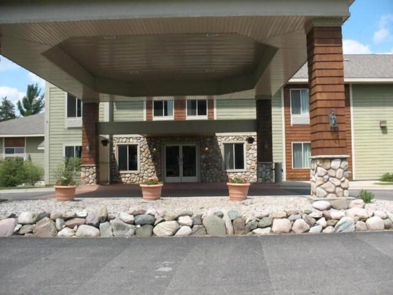 Pellston Lodge Magnuson Hotel image