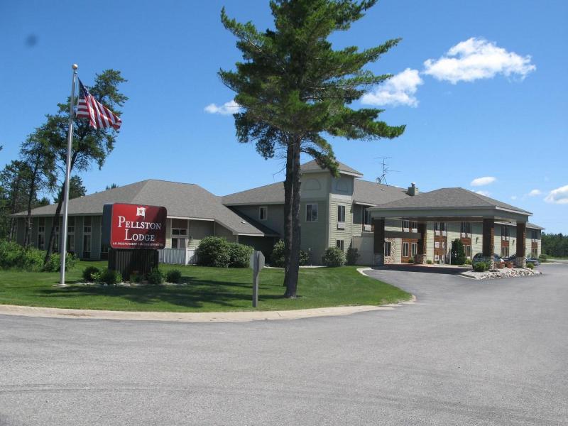 Pellston Lodge Magnuson Hotel image