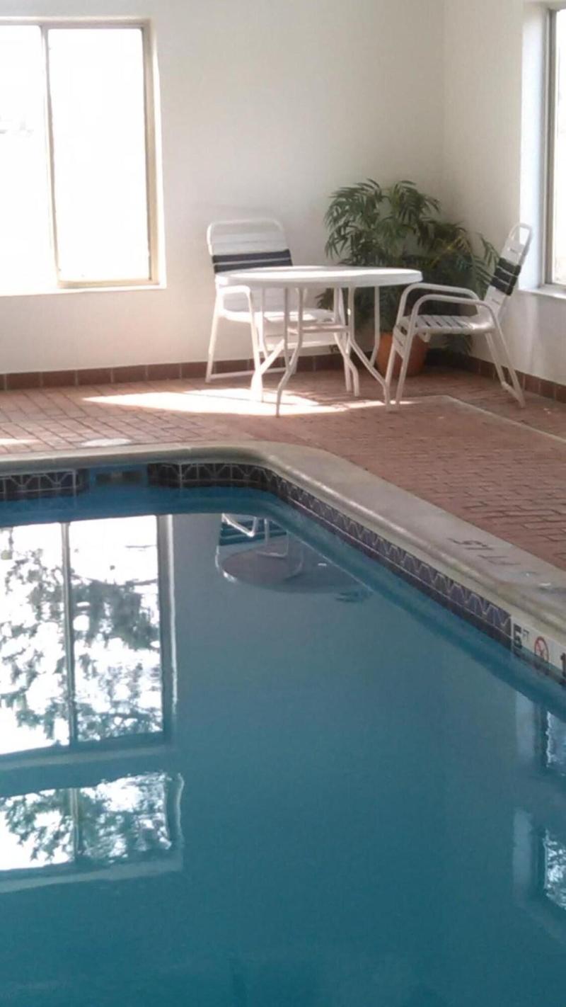 Pellston Lodge Magnuson Hotel image