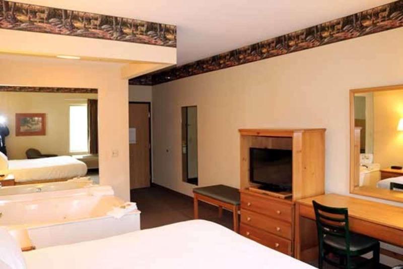 Pellston Lodge Magnuson Hotel image