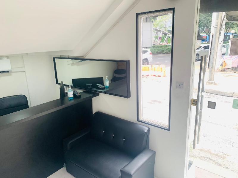 Thonglor Suites Hotel image