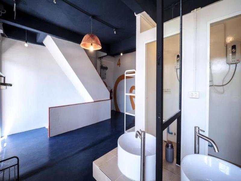 Arawana Hostel Silom image