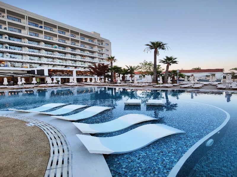 Bohemian Gardens Hotel