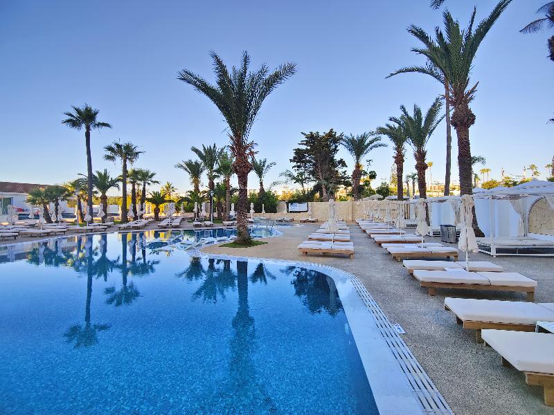 Bohemian Gardens Hotel