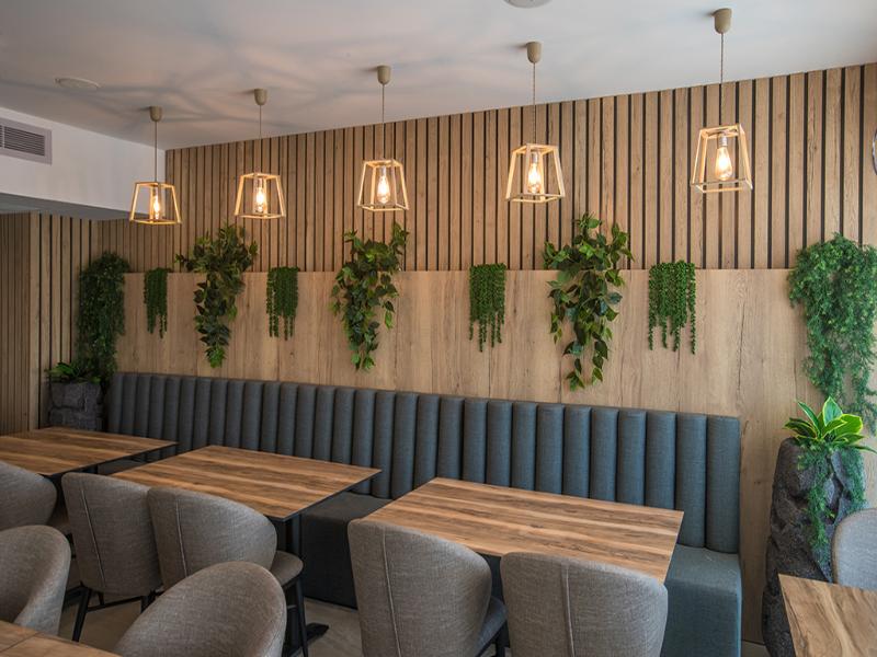 Bohemian Gardens Hotel — restaurant