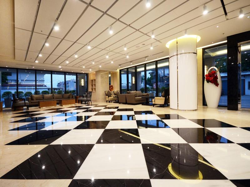 Shiny Ocean Hotel image