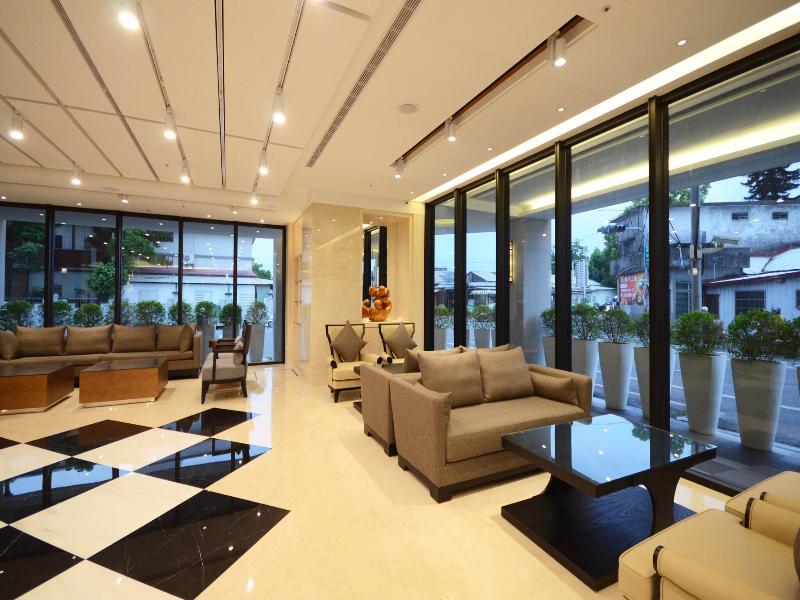 Shiny Ocean Hotel image