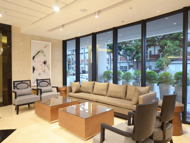Shiny Ocean Hotel image
