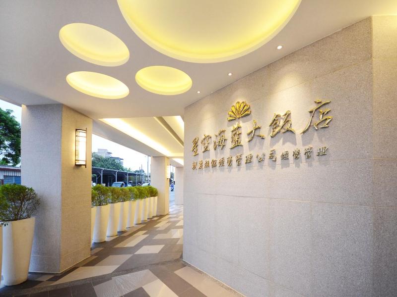 Shiny Ocean Hotel image
