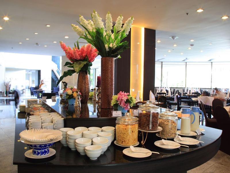 Fortune Rajpruek Hotel