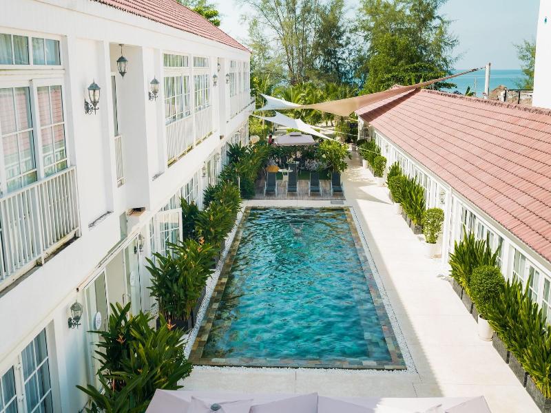 White Boutique Hotel Residences image
