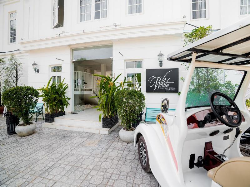 White Boutique Hotel Residences image
