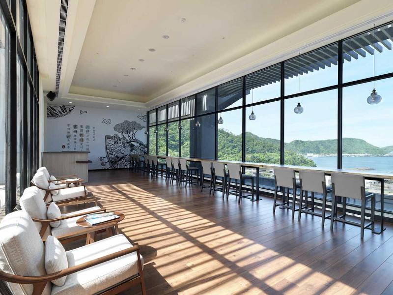 Lakeshore Hotel Suao image