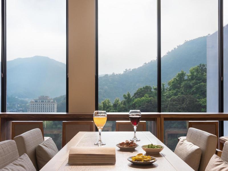 Lakeshore Hotel Suao image
