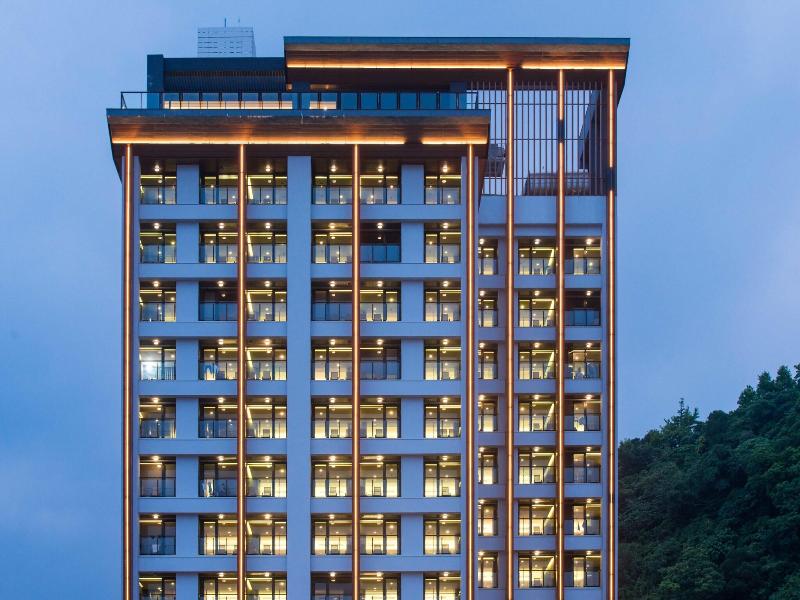 Lakeshore Hotel Suao image