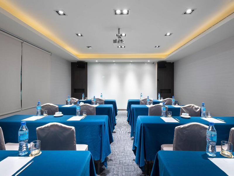 Lakeshore Hotel Suao image