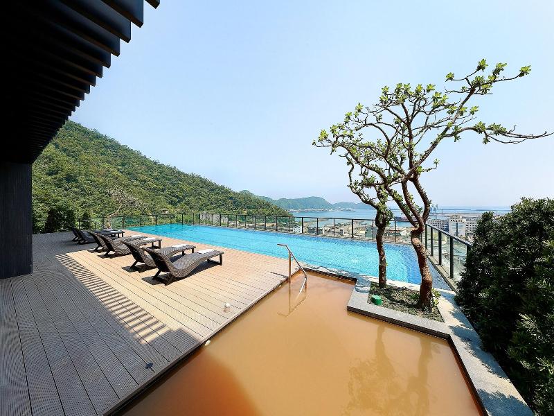 Lakeshore Hotel Suao image