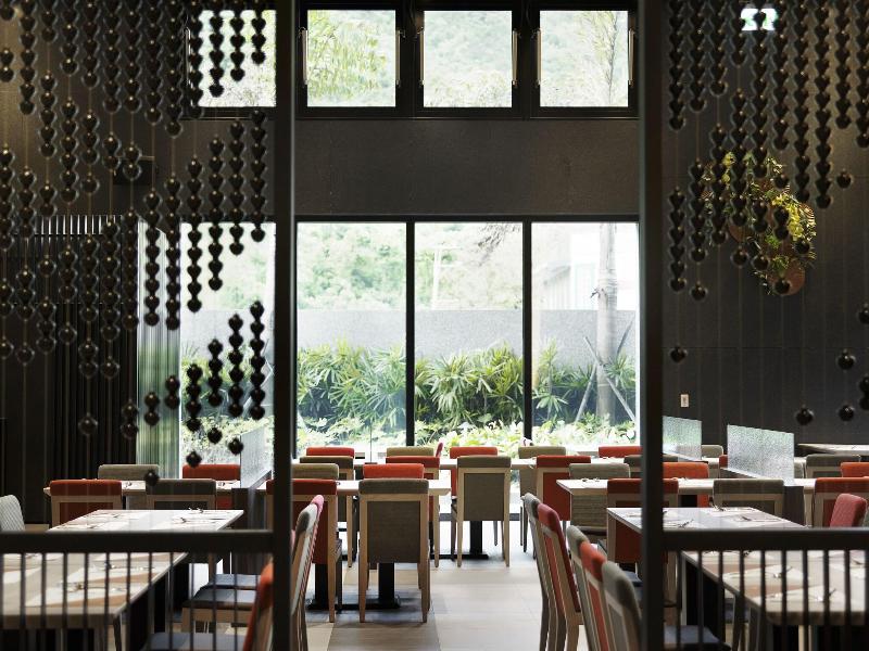 Lakeshore Hotel Suao image