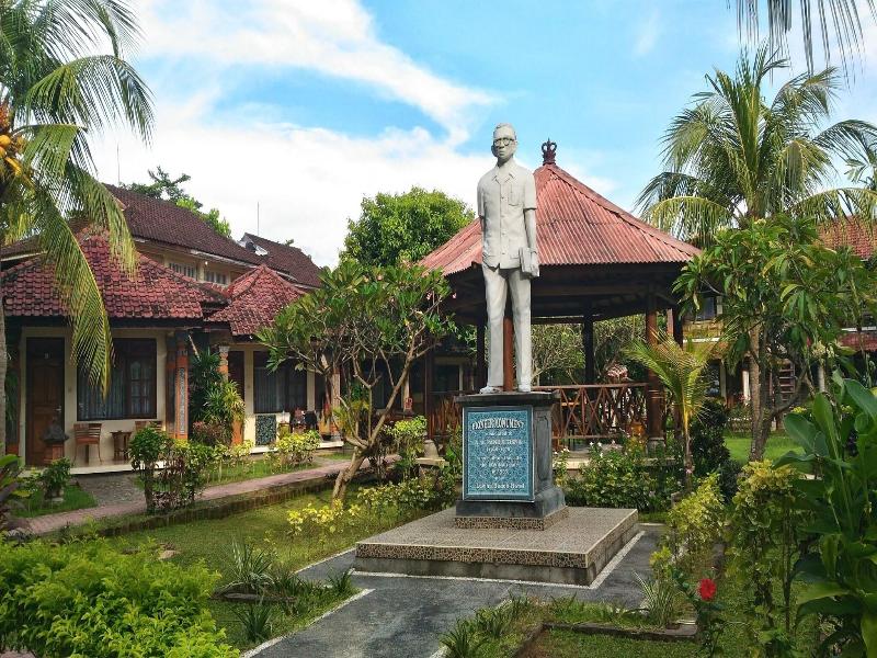 Lovina Beach Hotel image