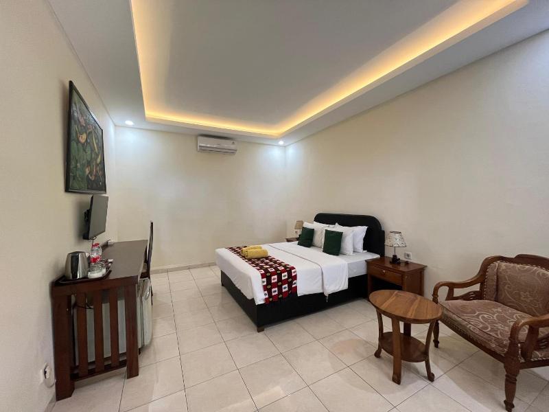 Lovina Beach Hotel image