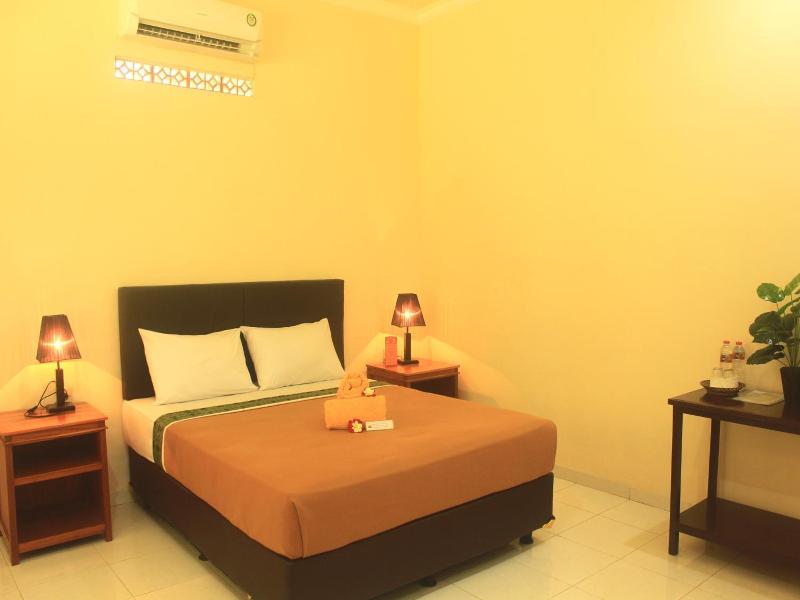 Lovina Beach Hotel image