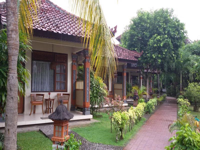 Lovina Beach Hotel image