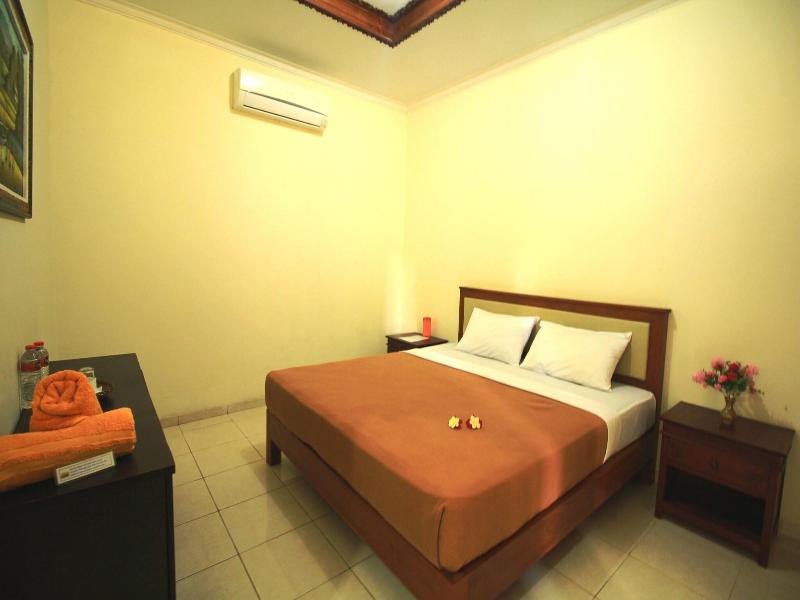 Lovina Beach Hotel image