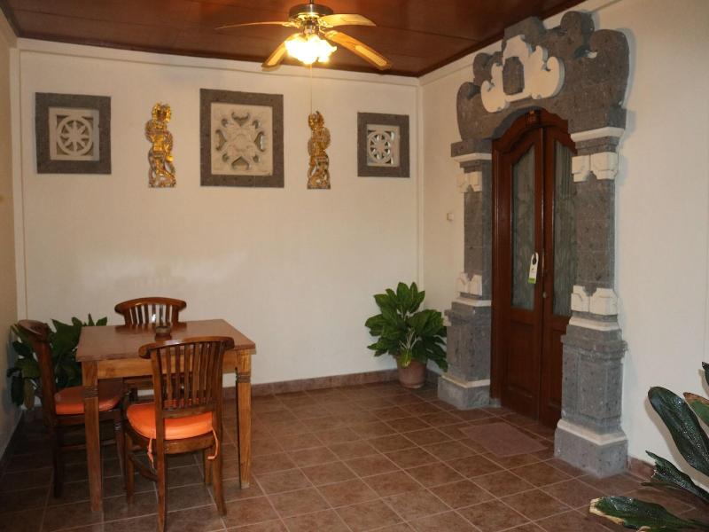 Kusnadi Hotel image