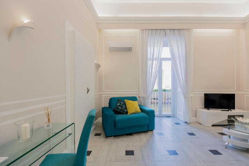 Royal Blue Suite — main photo