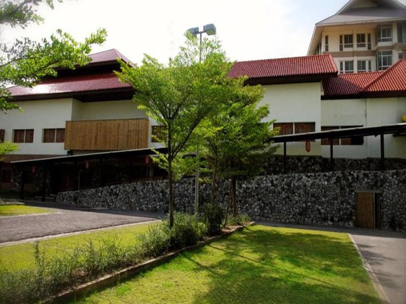 J Park Hotel image