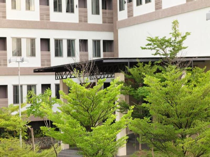 J Park Hotel image