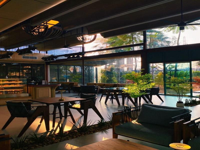 J Park Hotel image
