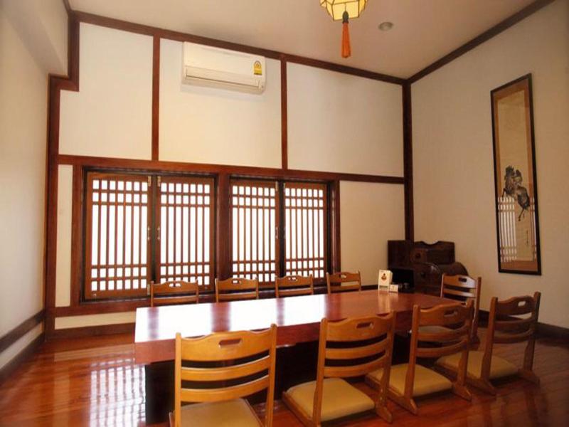 J Park Hotel image