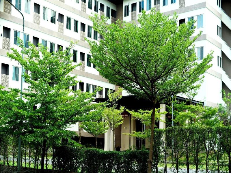 J Park Hotel image
