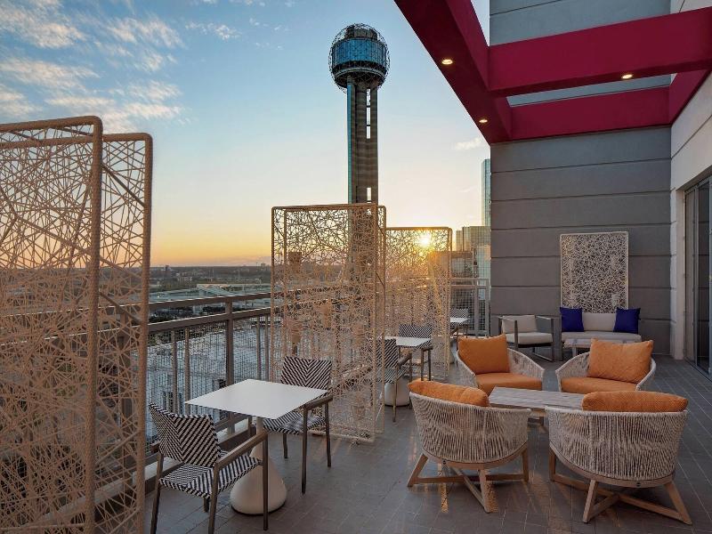 Courtyard Dallas Downtown Reunion District image