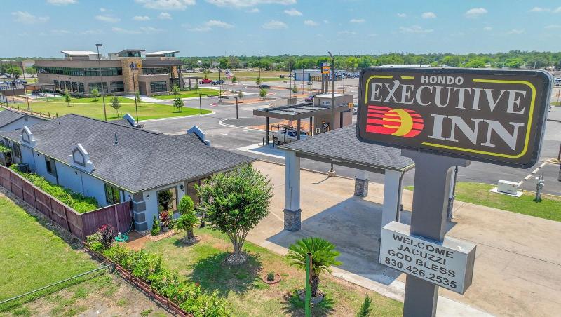 Executive Inn Of Hondo - Image 4