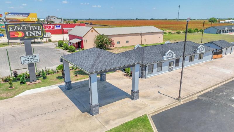 Executive Inn Of Hondo - Image 5