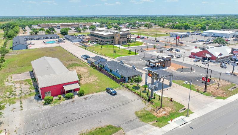 Executive Inn Of Hondo image