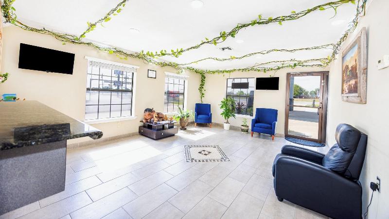 Executive Inn Of Hondo - Image 9