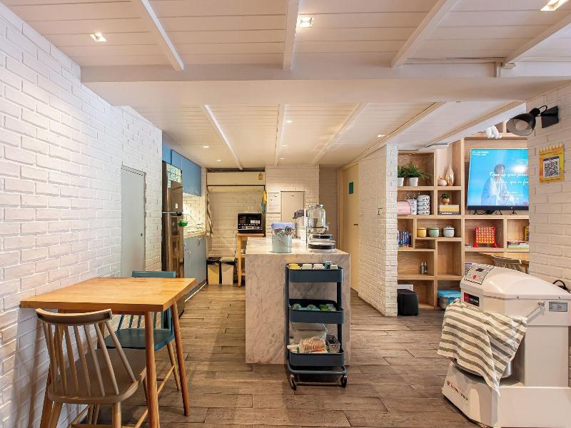 Simply Sleep Hostel image