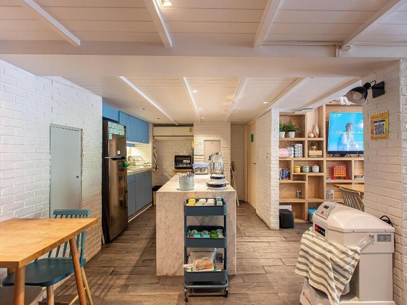 Simply Sleep Hostel image