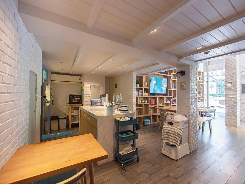 Simply Sleep Hostel image
